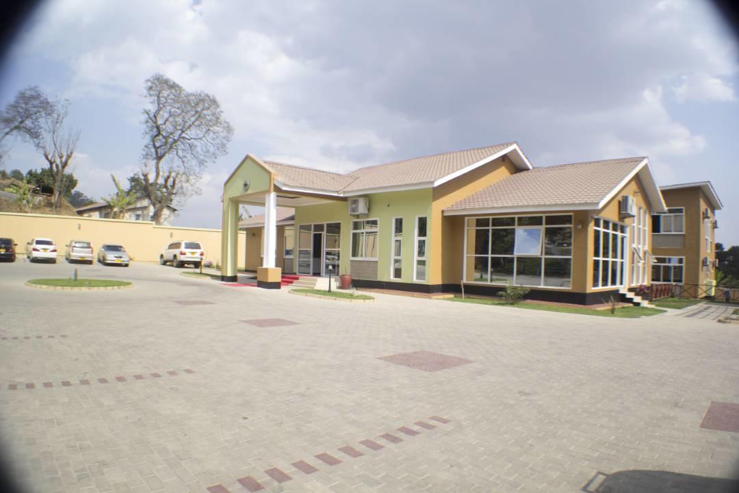 Hotel Desderia Mbeya Buitenkant foto