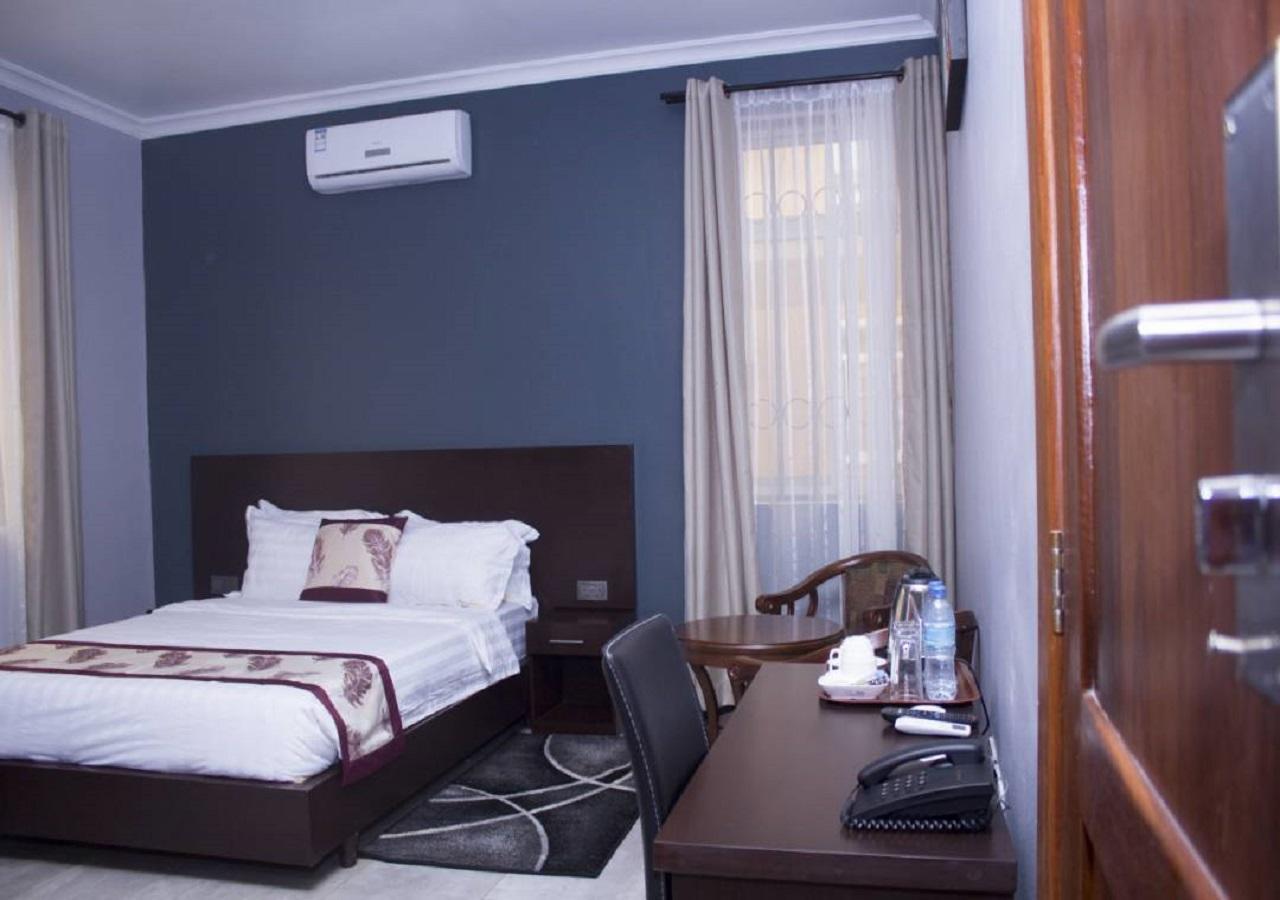 Hotel Desderia Mbeya Buitenkant foto