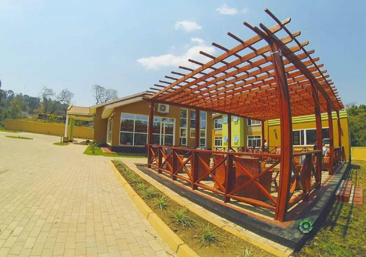 Hotel Desderia Mbeya Buitenkant foto